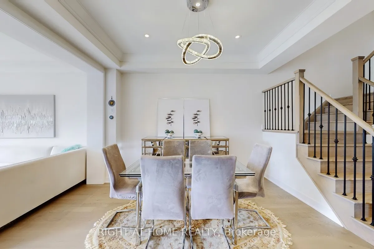 26 Badgerow Way, ON L4G 0Z5