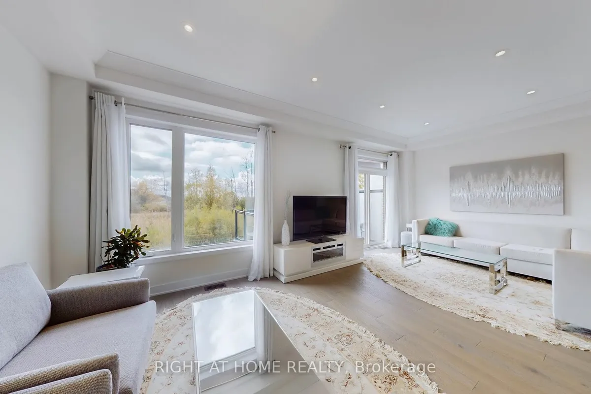 26 Badgerow Way, ON L4G 0Z5