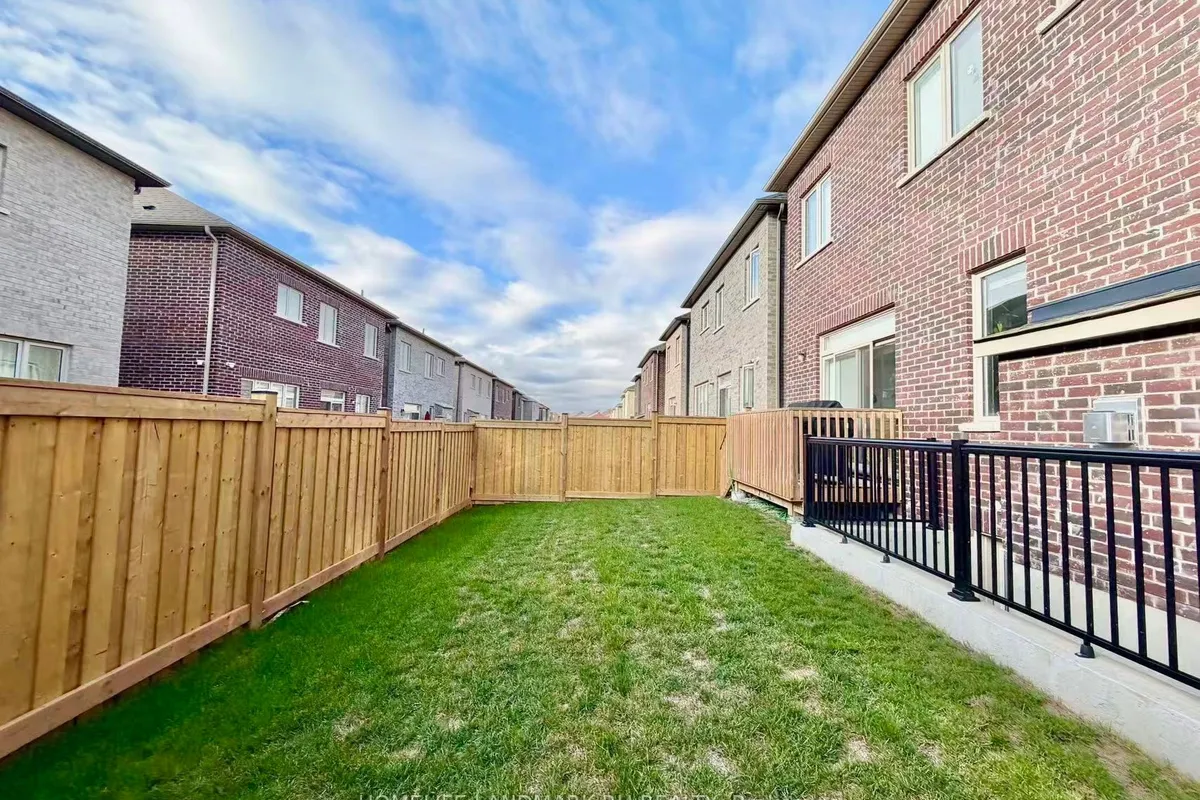 119 Prairie Rose Drive, ON L4S 0M8