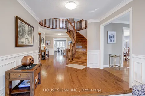 9 Montclair Road, ON L4B 2T4