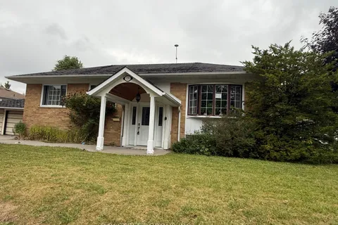 126 Cascade Circle, ON L4C 3H7