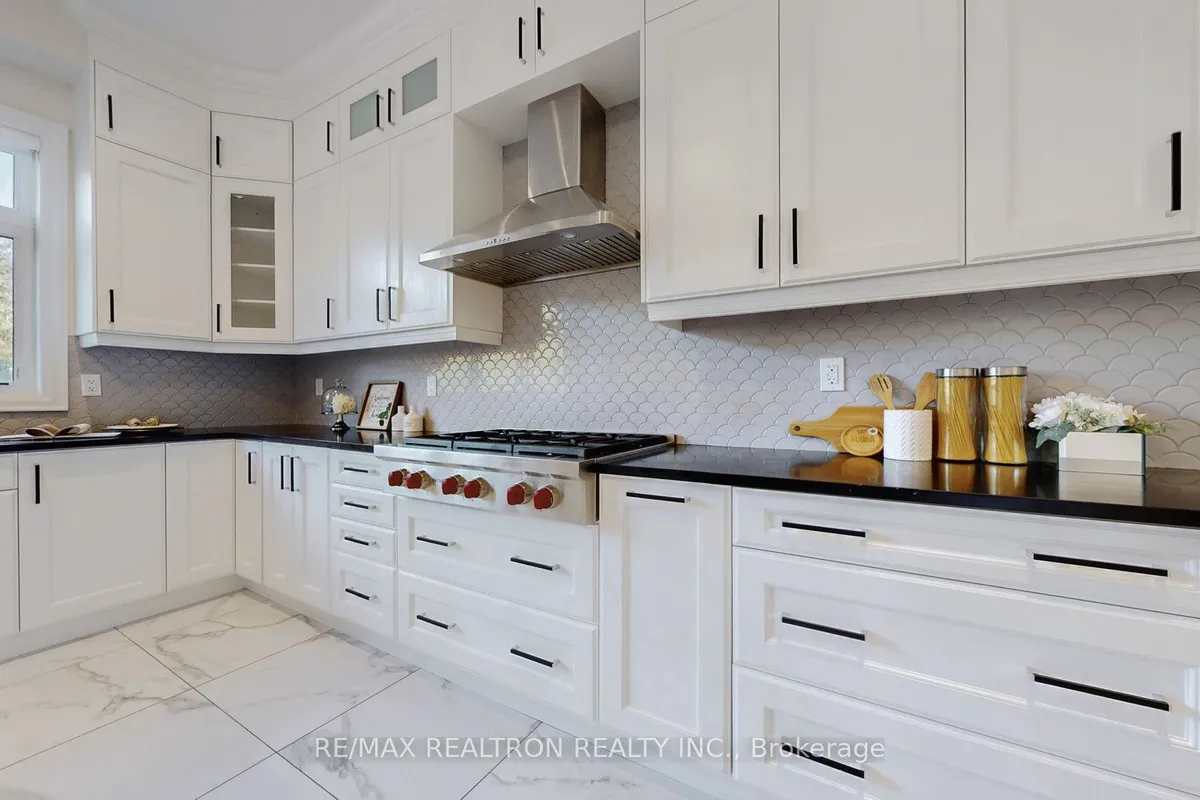 33 Upbound Court, ON L9N 0W5