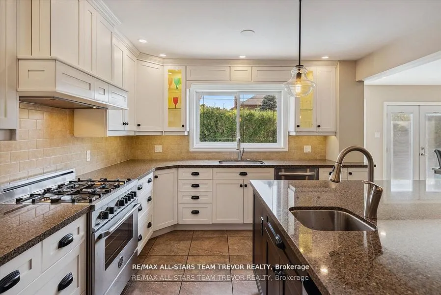 23 Litner Crescent, ON L4P 3V1