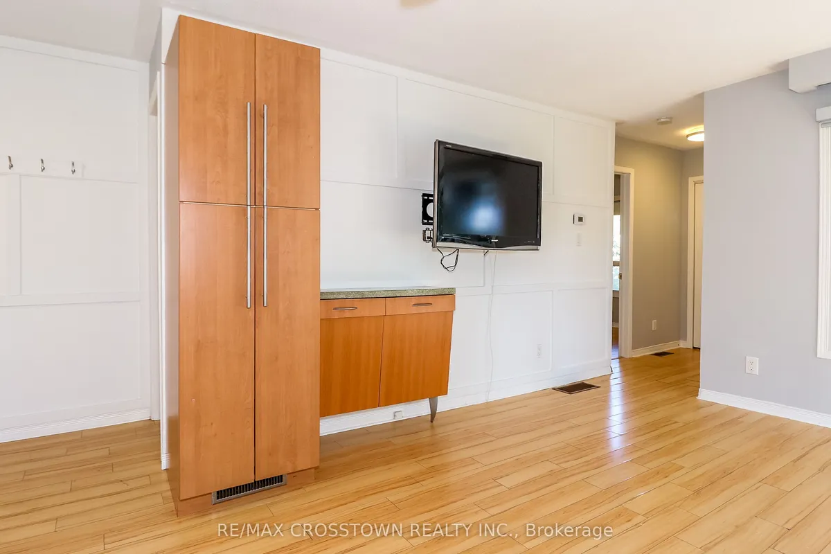 673 Roberts Road, ON L9S 2E3