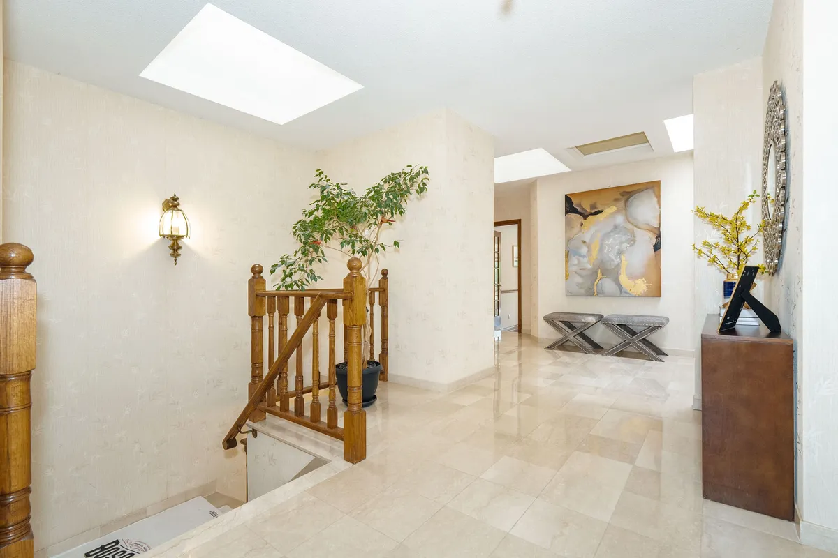 101 Leyburn Avenue, ON L4C 0J6