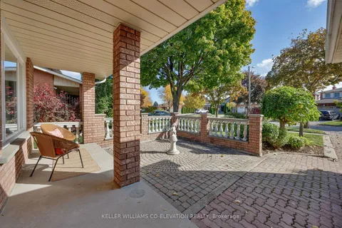 73 Queenston Crescent, ON L4L 4A1