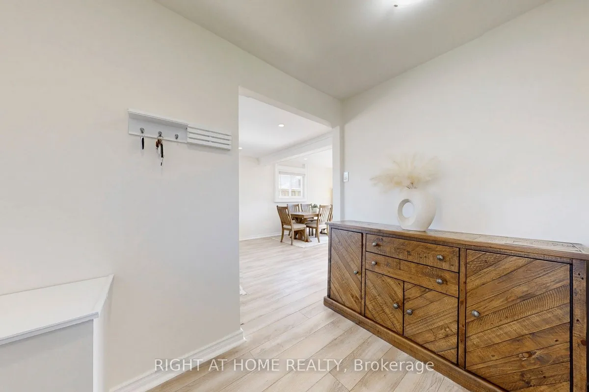 293 Cedarholme Avenue, ON L4P 2W5