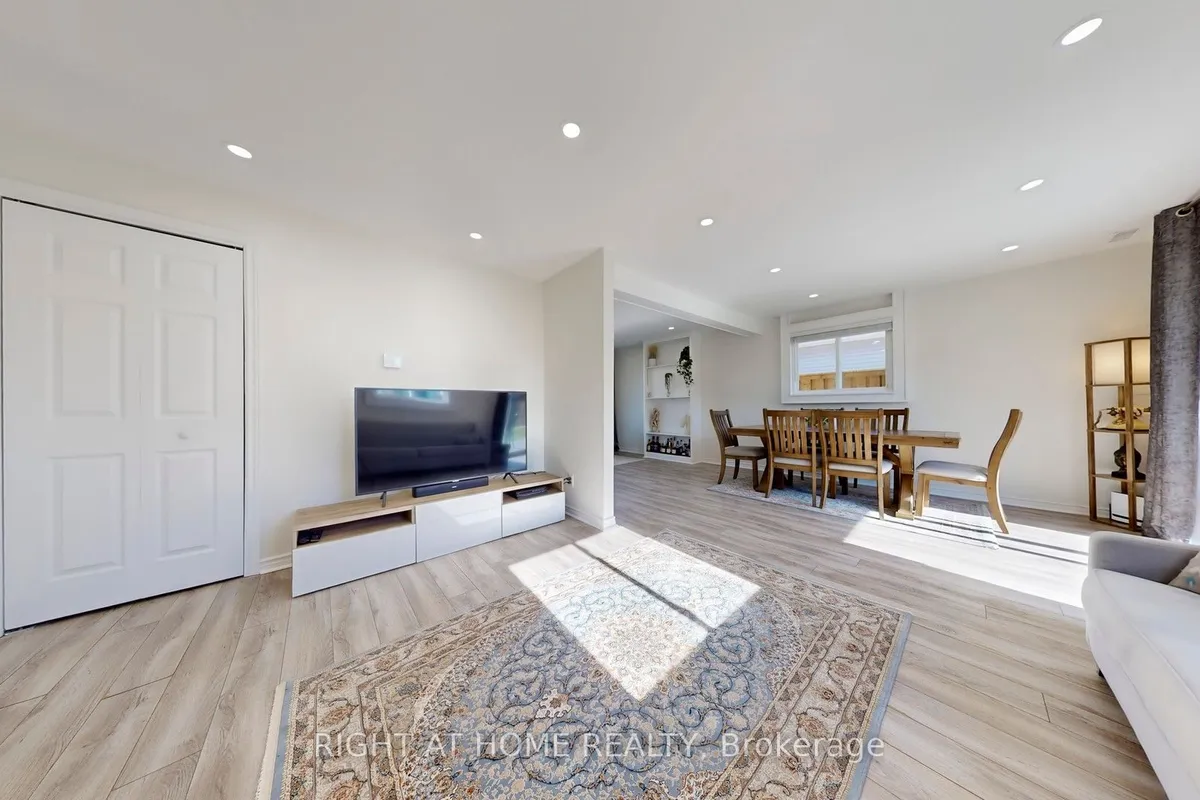 293 Cedarholme Avenue, ON L4P 2W5