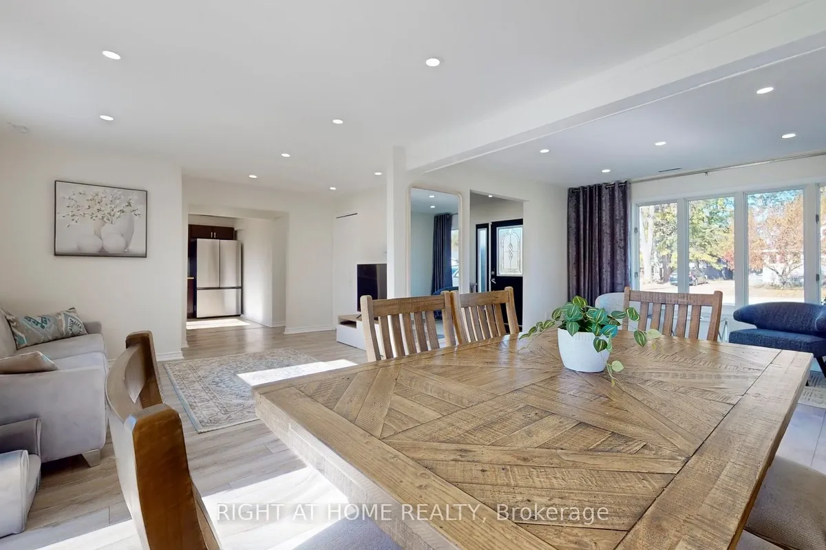 293 Cedarholme Avenue, ON L4P 2W5