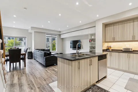 30 Boadway Crescent, ON L4A 1Y2