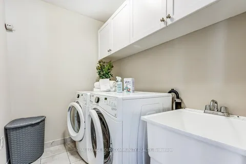 98 Kellington Trail, ON L4A 1X6