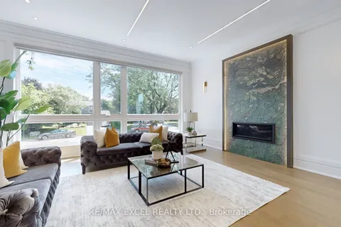 22 Sanderson Crescent, ON L4C 5L4