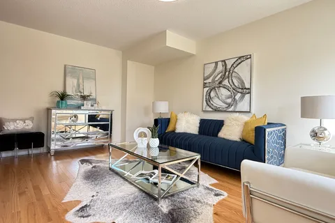 26 Mcalister Avenue, ON L4S 0L3