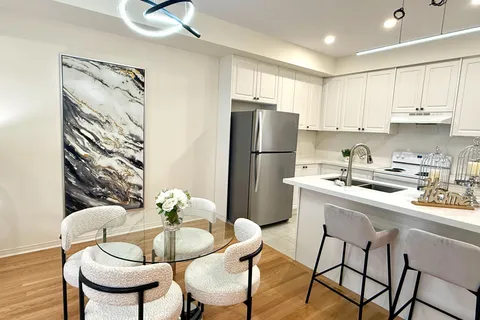 26 Mcalister Avenue, ON L4S 0L3