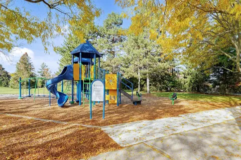 25 Mill Arbour Lane, ON L4J 6K1