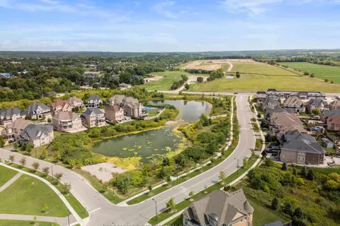 9 Larkin Avenue, ON L7B 0N8