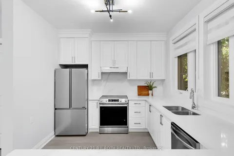 260 Eagle Street, ON L3Y 1K1