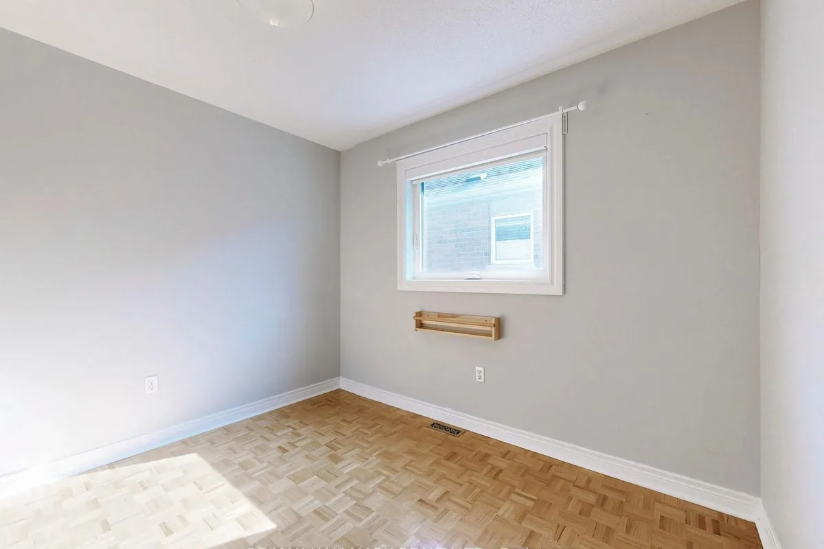 22 Laura Sabrina Drive, ON L4H 1M6