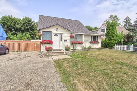 241 Andrew Street, ON L3Y 1H1