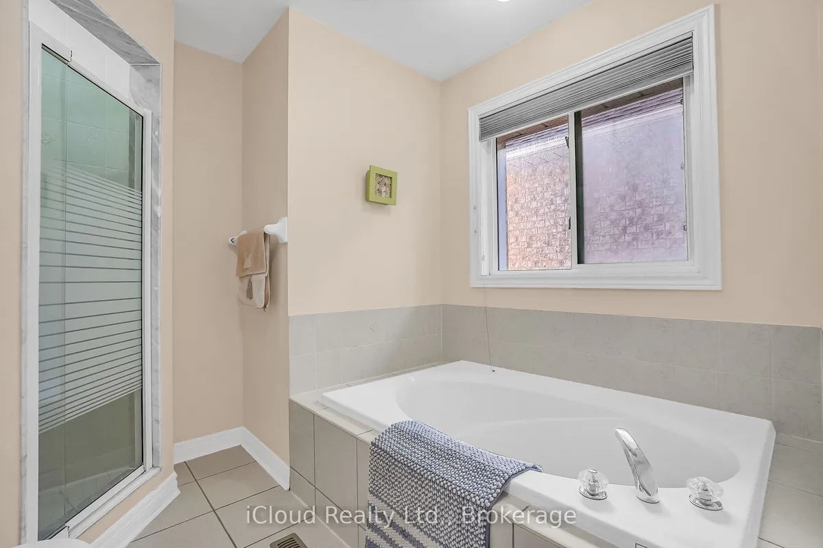 18 Daiseyfield Crescent, ON L4H 2T9