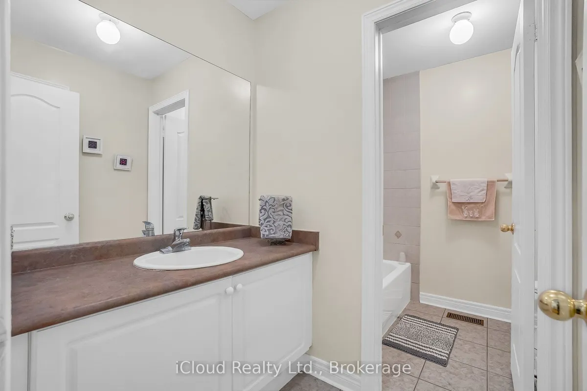 18 Daiseyfield Crescent, ON L4H 2T9