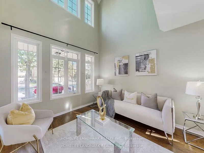 40 Belgrave Square, ON L6C 2T6