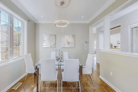 40 Belgrave Square, ON L6C 2T6