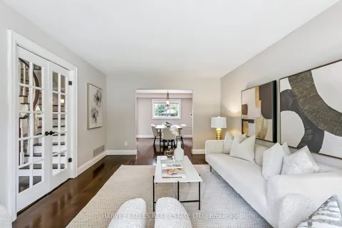 92 Golf Links Drive, ON L4G 3V3