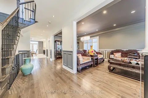 986 Wilbur Pipher Circle, ON L3X 0G5