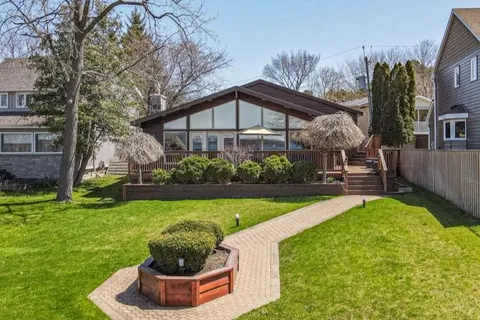 229 Lake Drive, ON L4P 3C8