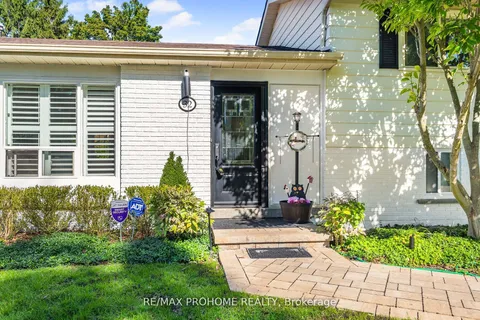 32 Sir Bedevere Place, ON L3P 2W4