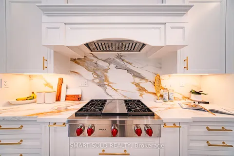 92 Lloyd Street, ON L4A 4J5