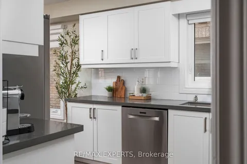 157 Primeau Drive, ON L4G 6Z6