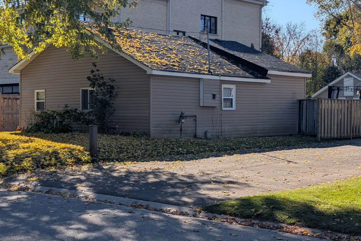 26 River Drive, ON L9N 1A6