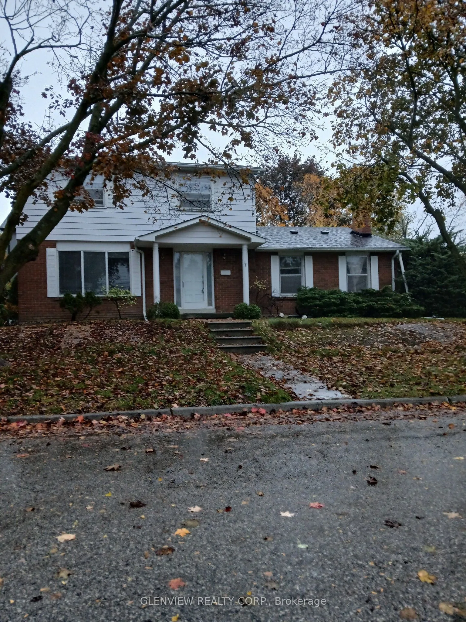 120 Romfield Circuit, ON L3T 3H8