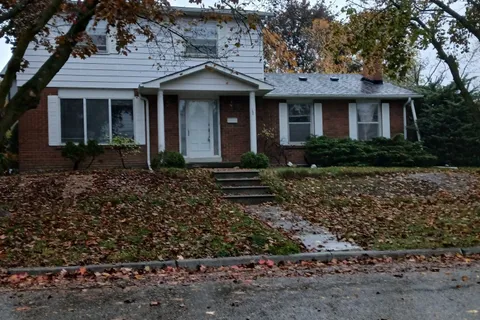 120 Romfield Circuit, ON L3T 3H8