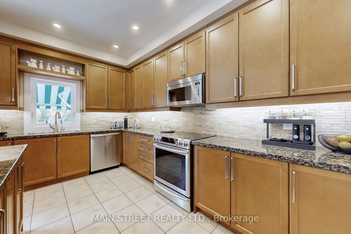 8900 Bathurst Street, ON L4J 8A7