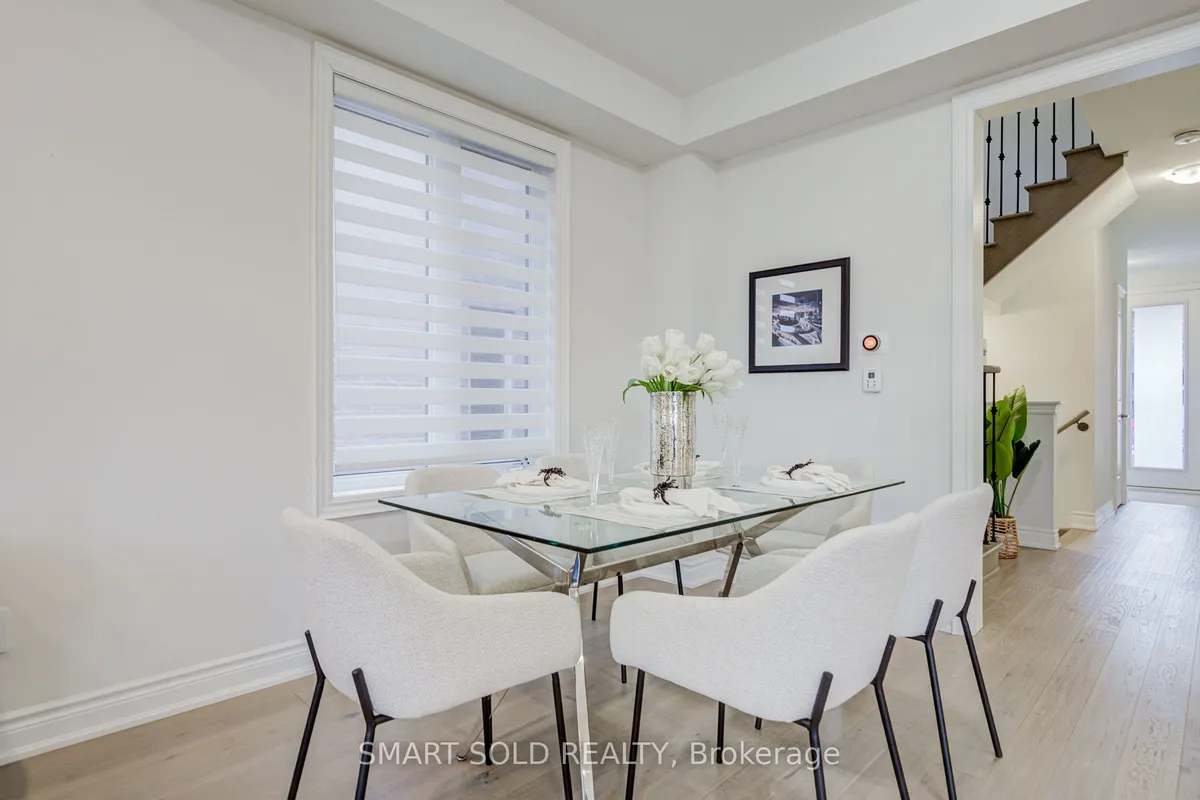 112 Carriage Shop Bend, ON L9N 0Y3