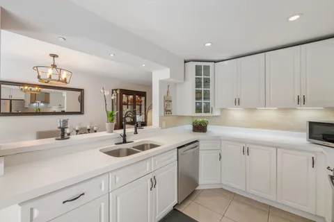 30 Moffat Crescent, ON L4G 4Z8