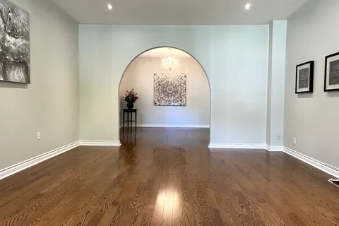 50 Bedford Park Avenue, ON L4C 2N8