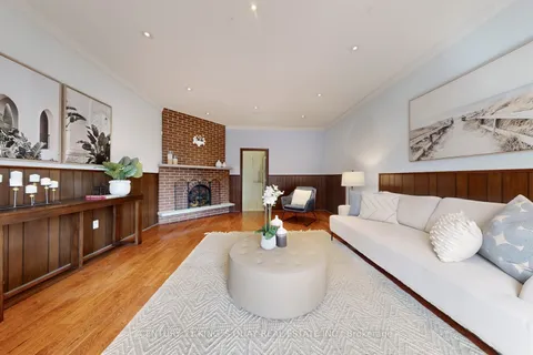 50 Bedford Park Avenue, ON L4C 2N8