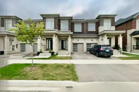 168 Tempel Street, ON L4E 1J2