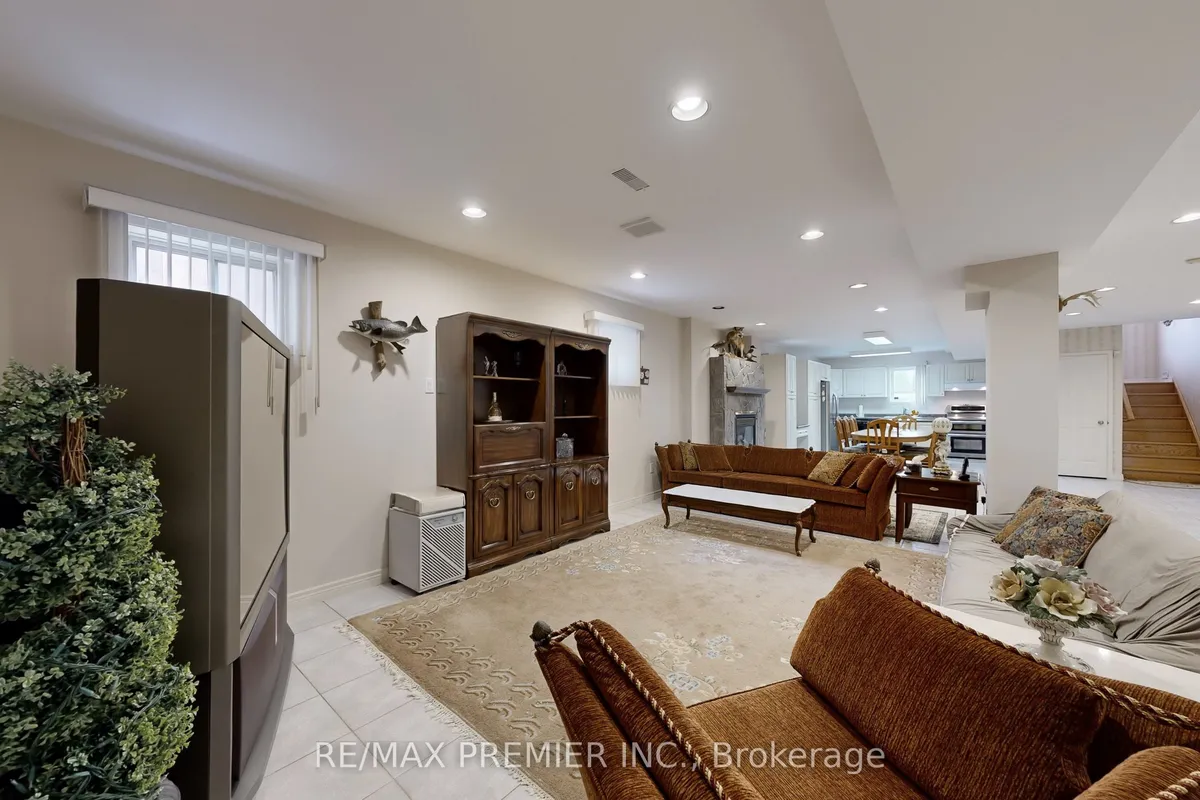 32 Veneto Drive, ON L4L 8X4