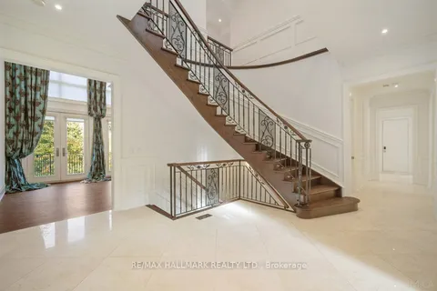 40 Maryvale Crescent, ON L4C 6P8