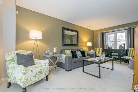 124 John Bowser Crescent, ON L3Y 7P1