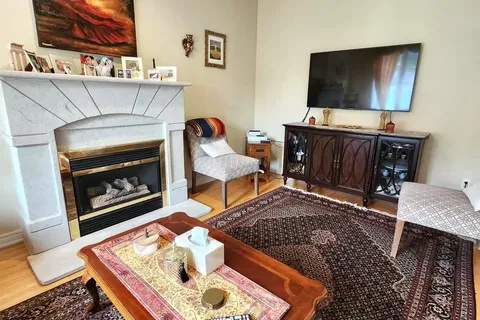 25 Lord  Nelson Court, ON L4S 1Y2