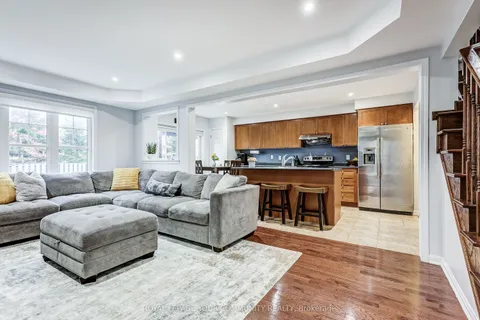 34 Miltrose Crescent, ON L4A 0P8