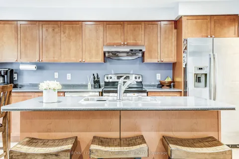 34 Miltrose Crescent, ON L4A 0P8