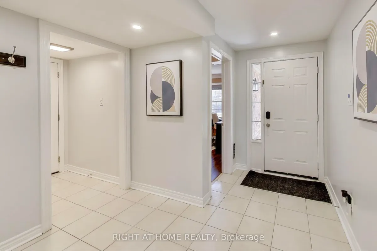 27 Hawtin Lane, ON L4G 7L4