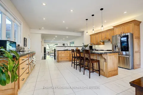 12 Paramount Road, ON L3P 2V7